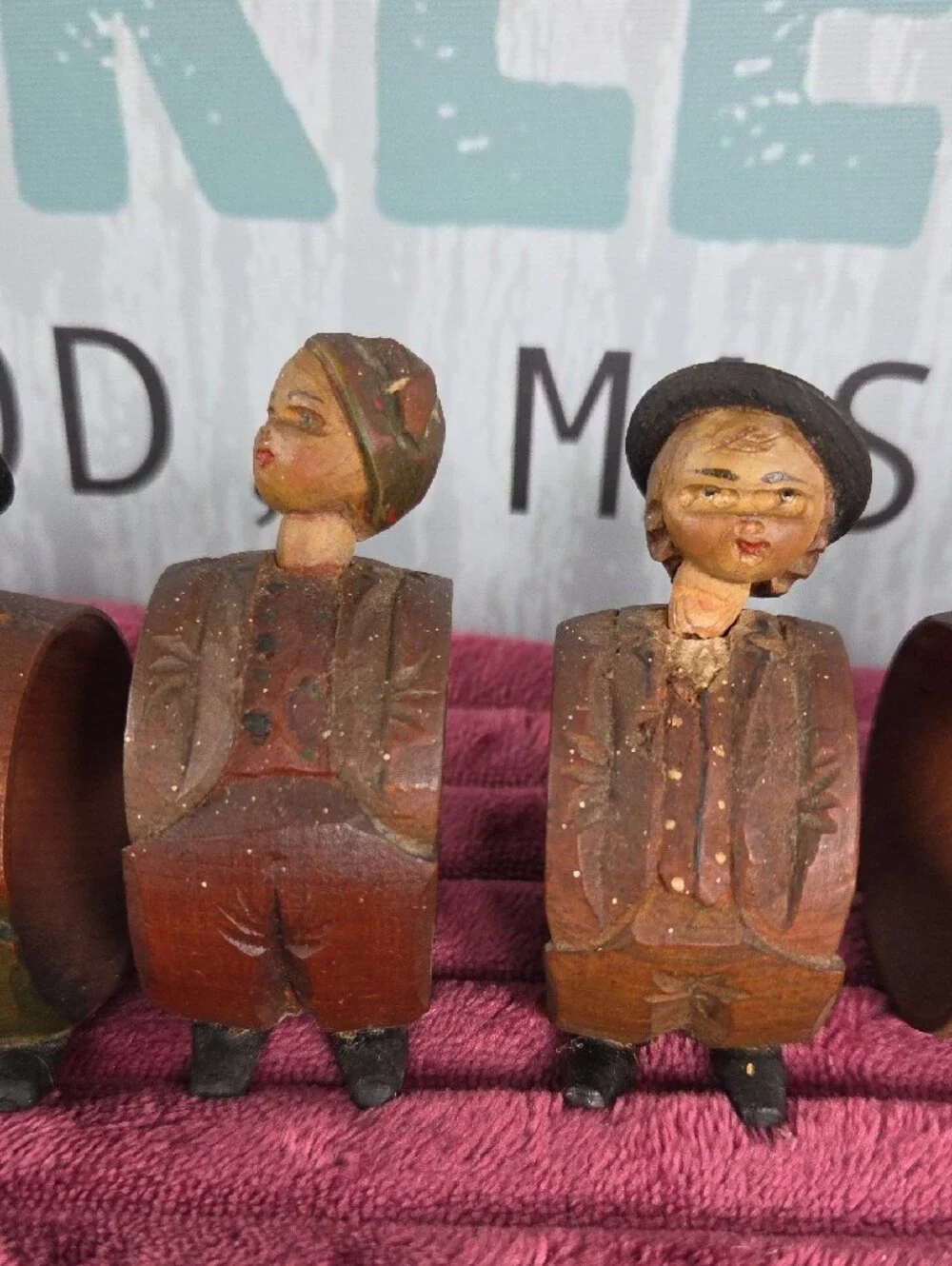 Vintage Anri Style Folk Art Wooden Handcarved Bobble Head Napkin Rings Set Of 8